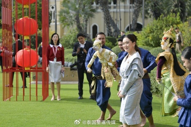 尽管奥尔莫